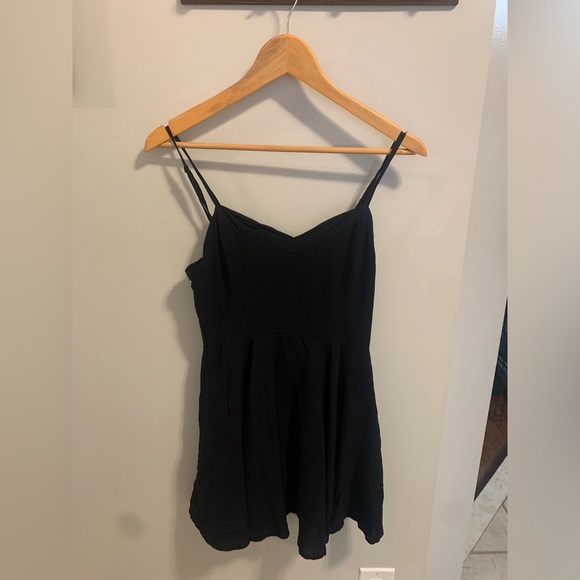 Aritzia Talula Black Flowy Mini Dress – Size 6 - Picture 2 of 8